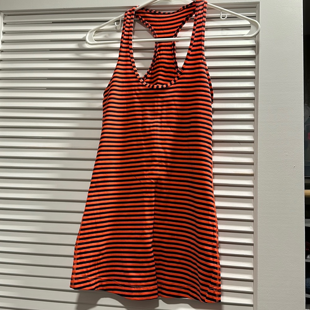 Great condition lululemon tank size 6